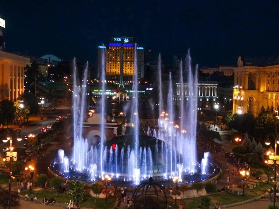 Apartment With View On Inpedendence Square Khreshchatyk キエフ エクステリア 写真