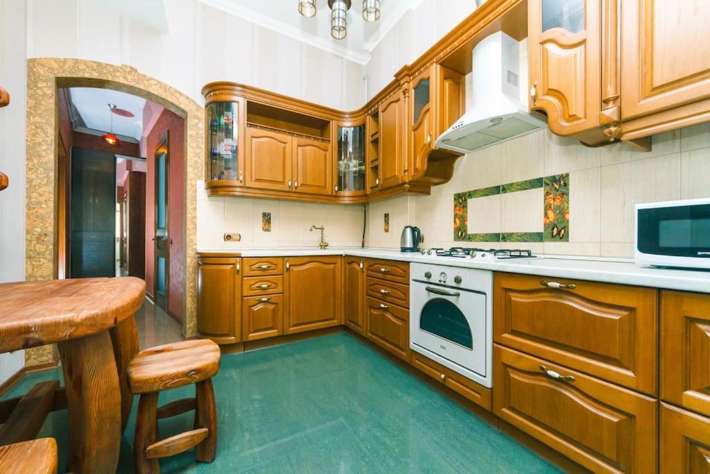 Apartment With View On Inpedendence Square Khreshchatyk キエフ エクステリア 写真