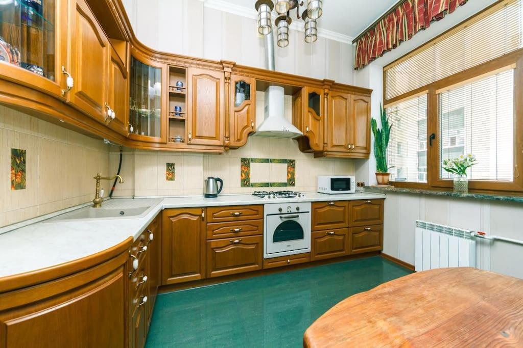 Apartment With View On Inpedendence Square Khreshchatyk キエフ エクステリア 写真