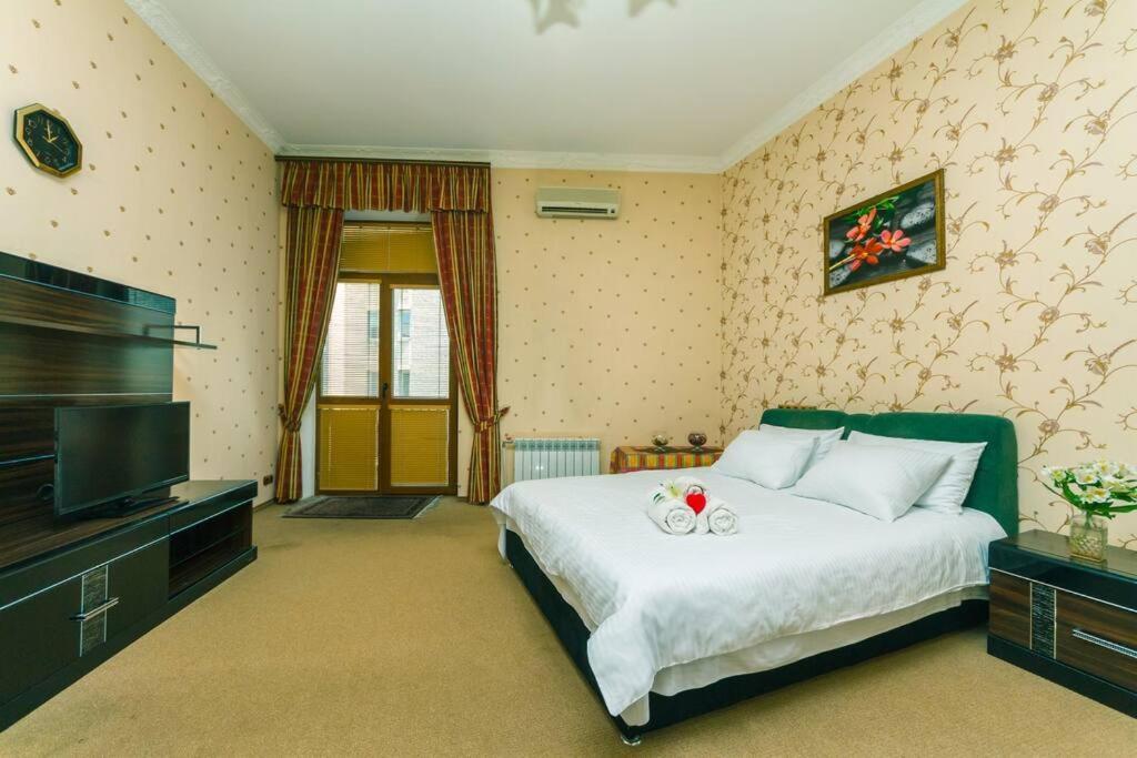 Apartment With View On Inpedendence Square Khreshchatyk キエフ エクステリア 写真